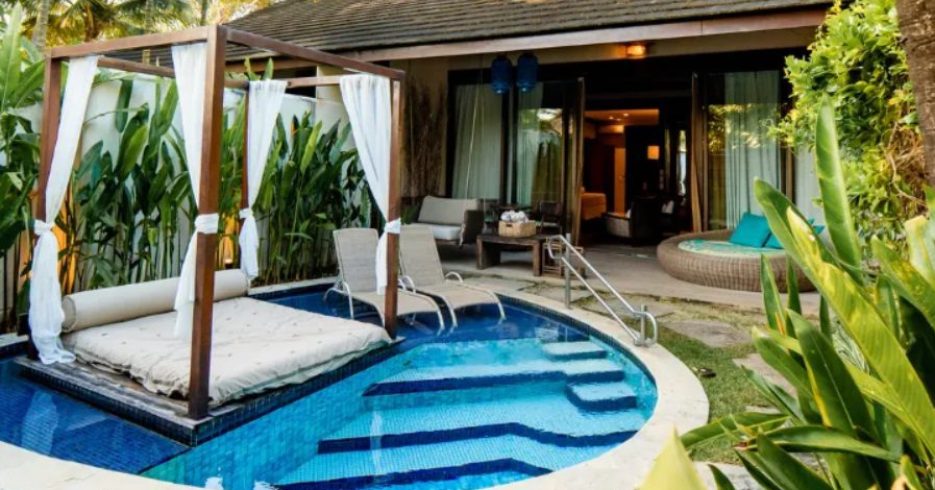 Suíte Villa: acomodações completas de 90m², com piscina climatizada, hidromassagem, gazebo, adega e dois banheiros (um deles com chuveiro interno e externo).