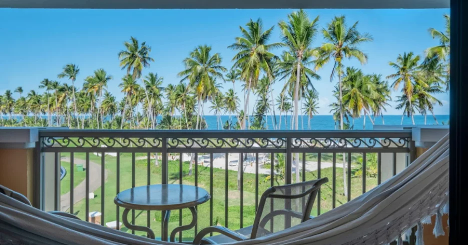 vista-varanda-quarto-iberostar-praia-do-forte-com-rede-e-coqueiros-bahia-900×600 vista-varanda-quarto-iberostar-praia-do-forte-com-rede-e-coqueiros-bahia-900x600